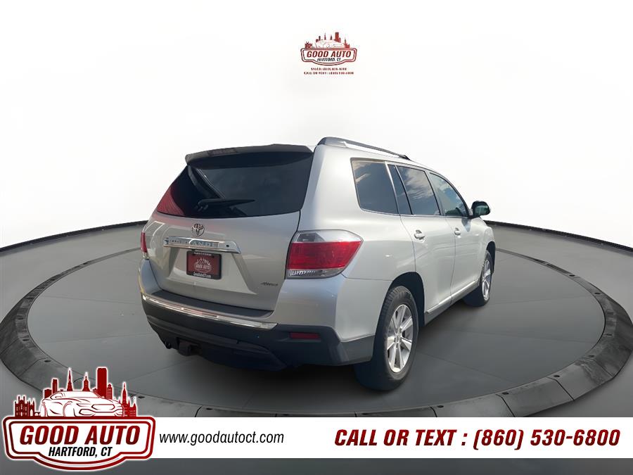 2011 Toyota Highlander photo