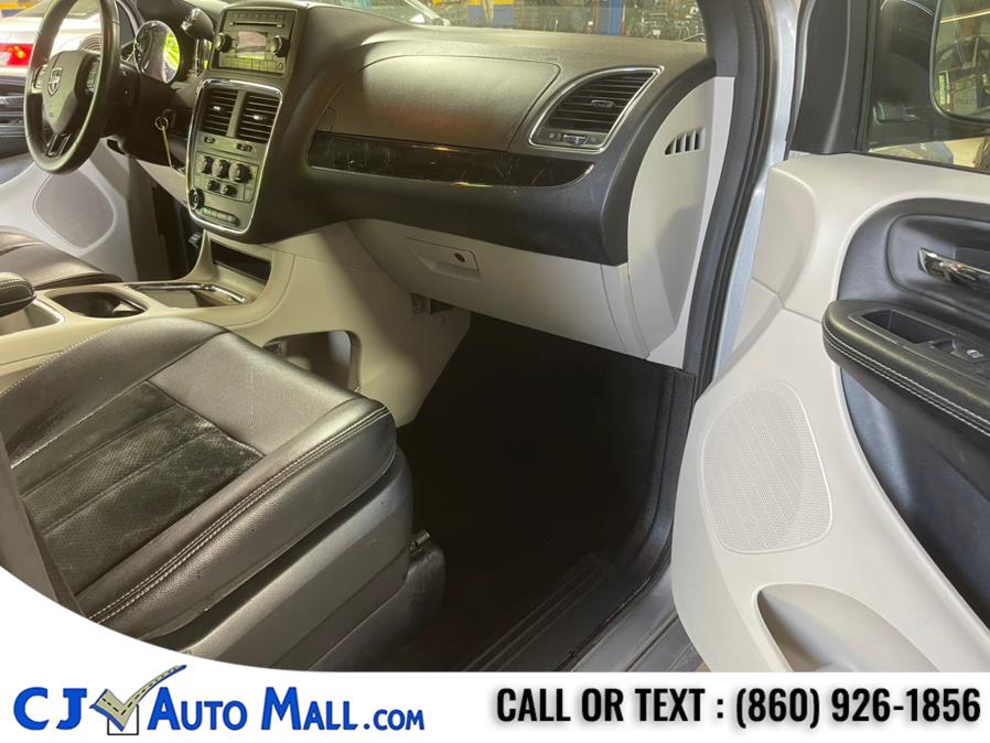 2017 Dodge Grand Caravan SXT Wagon photo