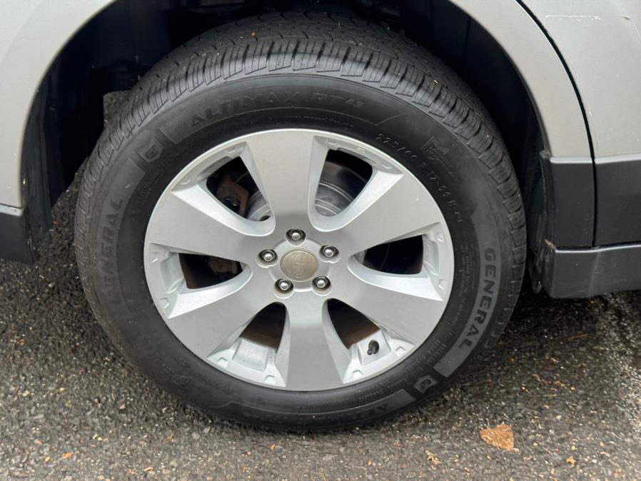 2011 Subaru Outback 2.5i Premium photo