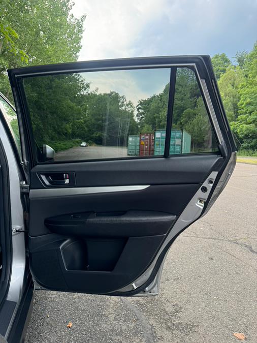 2011 Subaru Outback 2.5i Premium photo