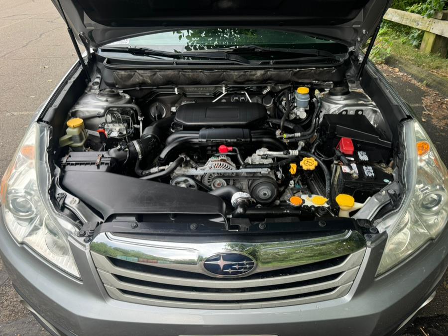 2011 Subaru Outback 2.5i Premium photo