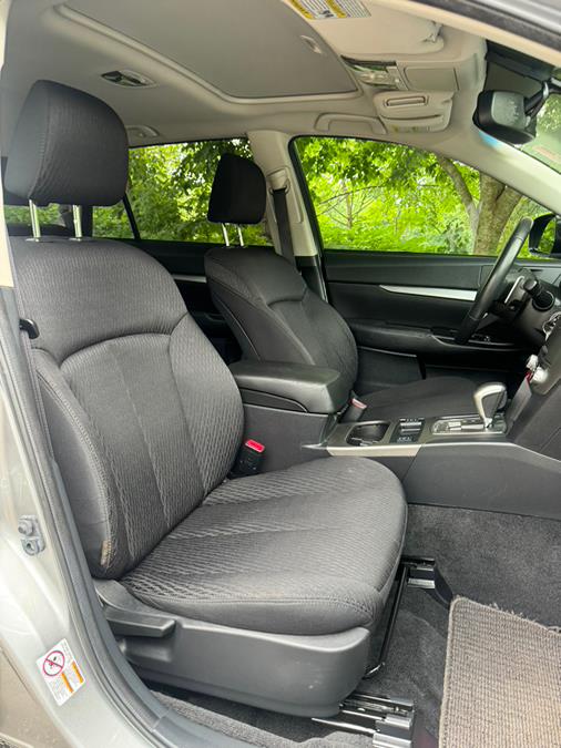 2011 Subaru Outback 2.5i Premium photo