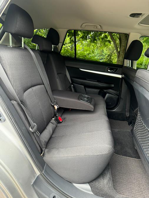 2011 Subaru Outback 2.5i Premium photo