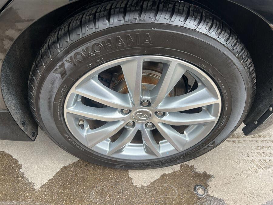 2014 Infiniti Q50 photo