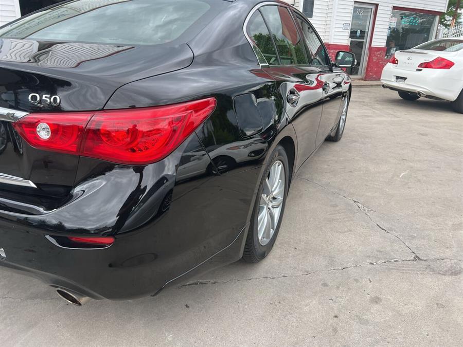 2014 Infiniti Q50 photo