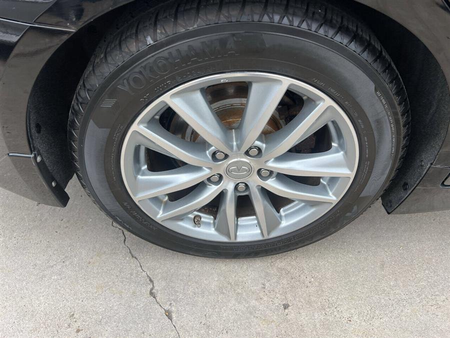 2014 Infiniti Q50 photo