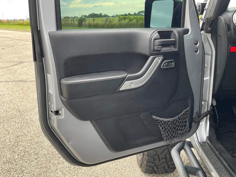 2016 Jeep Wrangler Unlimited Rubicon photo