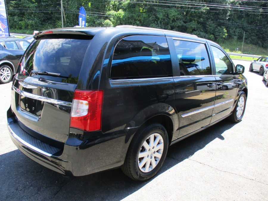2016 Chrysler Town & Country 4dr Wgn Touring photo