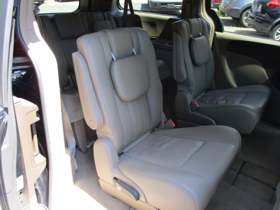 2016 Chrysler Town & Country 4dr Wgn Touring photo