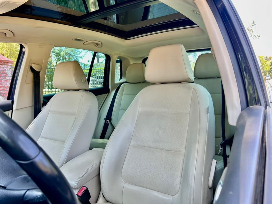 2012 Volkswagen Tiguan S photo