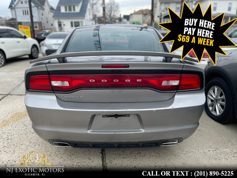2013 Dodge Charger SE photo