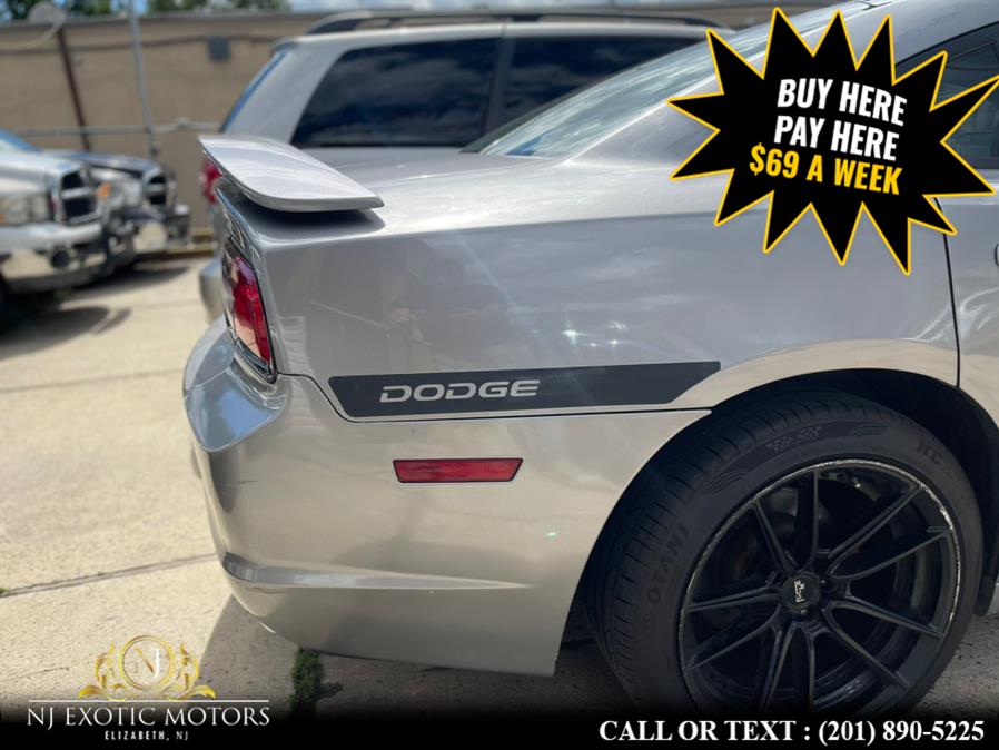 2013 Dodge Charger SE photo