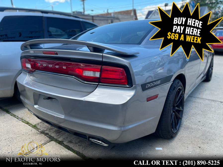 2013 Dodge Charger SE photo