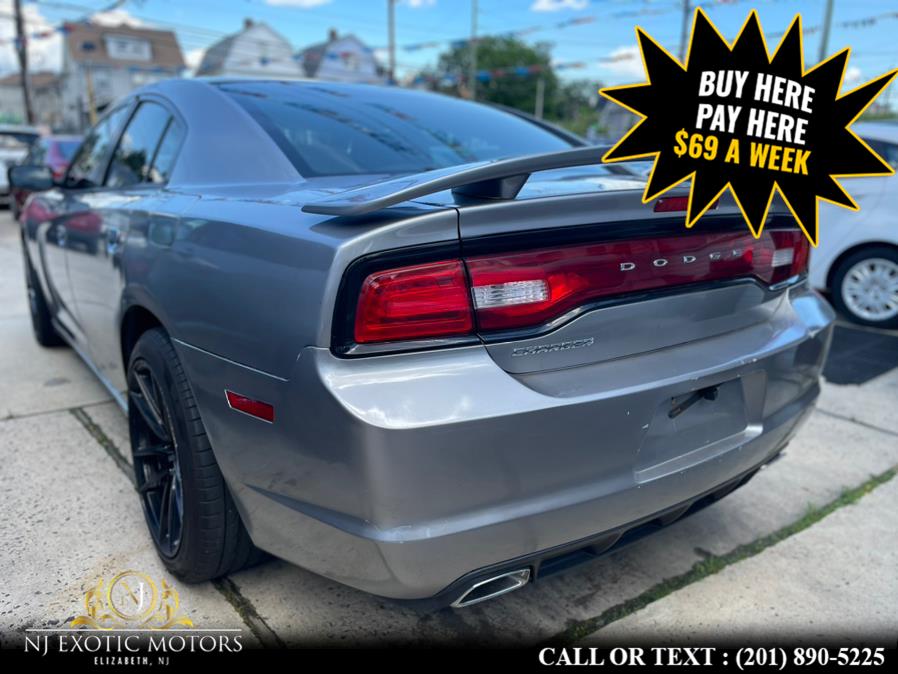 2013 Dodge Charger SE photo