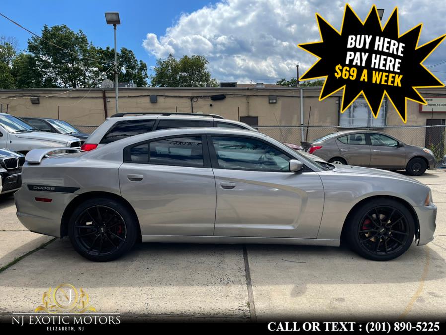 2013 Dodge Charger SE photo