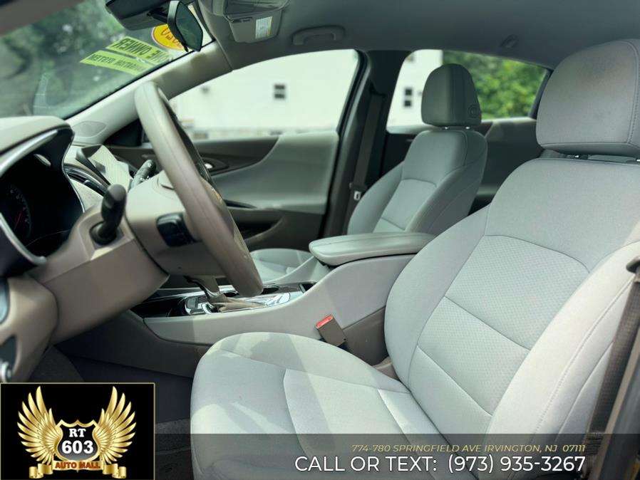 2020 Chevrolet Malibu 4dr Sdn LT photo