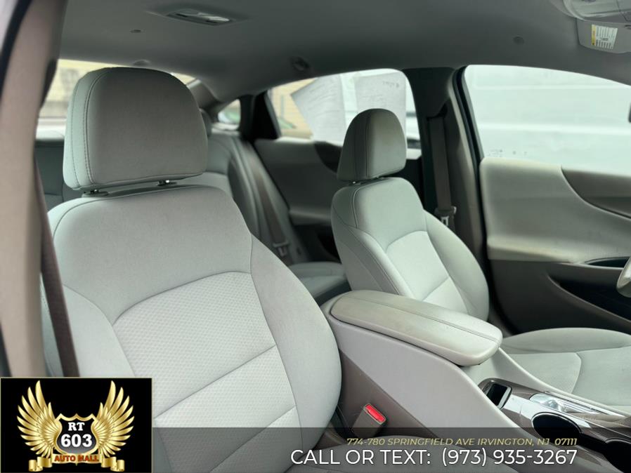 2020 Chevrolet Malibu 4dr Sdn LT photo