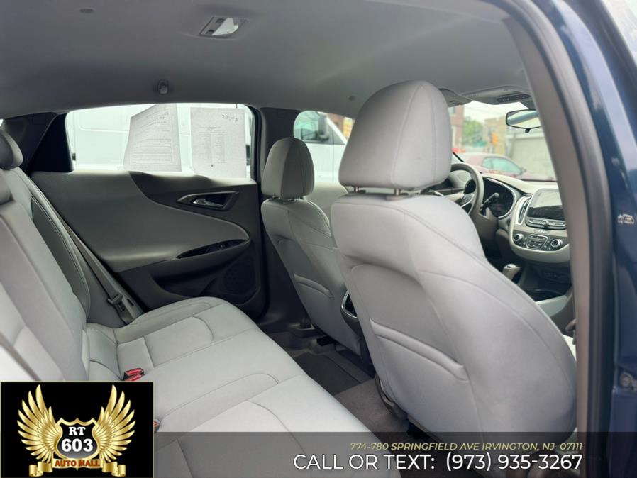 2020 Chevrolet Malibu 4dr Sdn LT photo