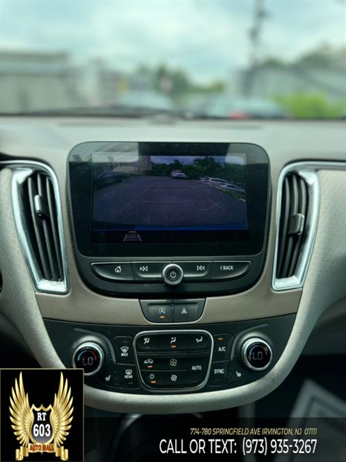 2020 Chevrolet Malibu 4dr Sdn LT photo