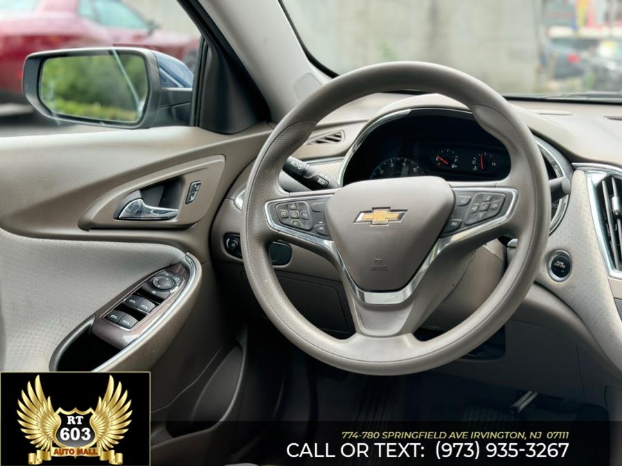 2020 Chevrolet Malibu 4dr Sdn LT photo