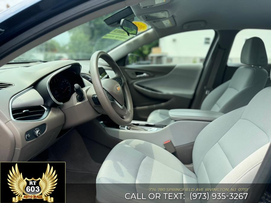 2020 Chevrolet Malibu 4dr Sdn LT photo
