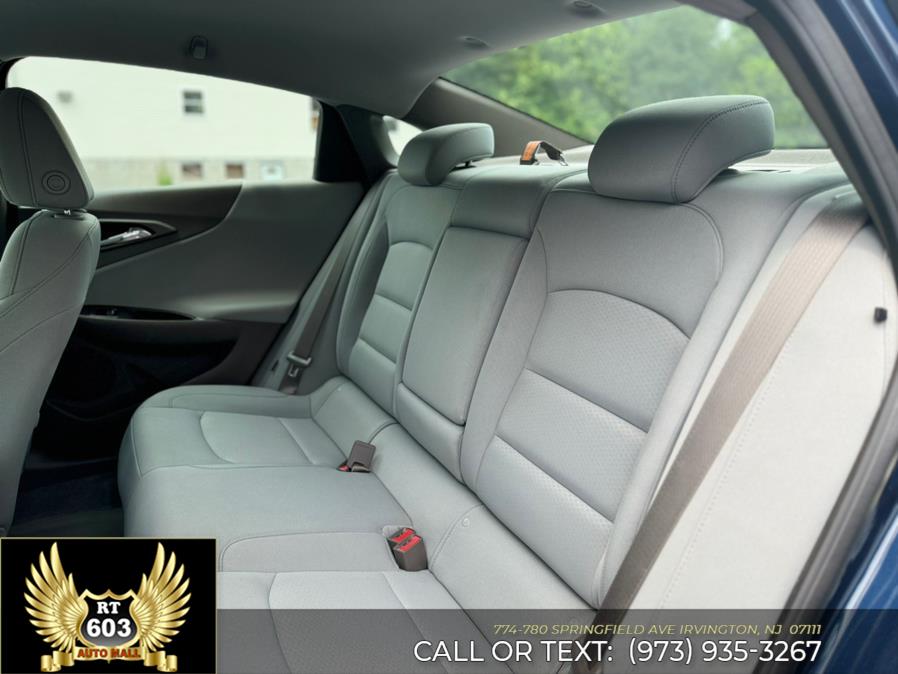 2020 Chevrolet Malibu 4dr Sdn LT photo