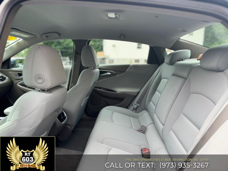 2020 Chevrolet Malibu 4dr Sdn LT photo