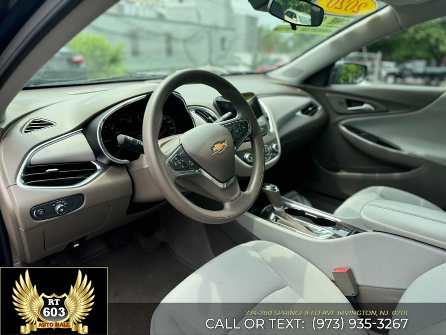 2020 Chevrolet Malibu 4dr Sdn LT photo
