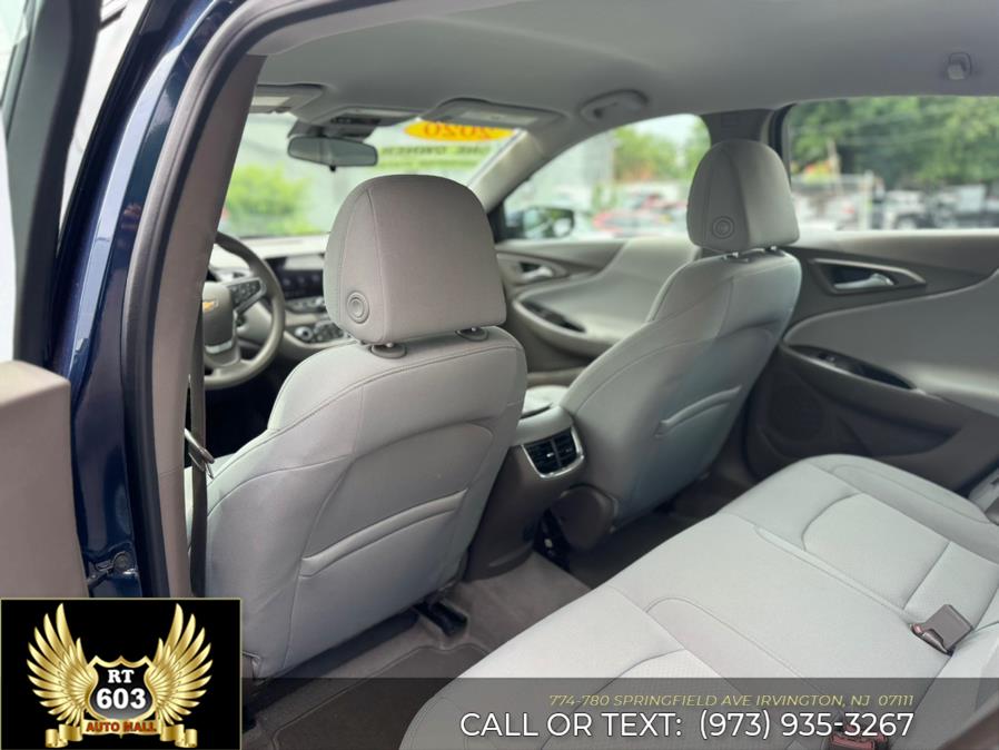 2020 Chevrolet Malibu 4dr Sdn LT photo