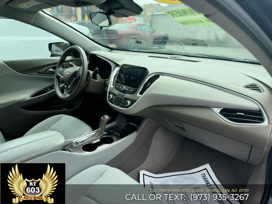 2020 Chevrolet Malibu 4dr Sdn LT photo