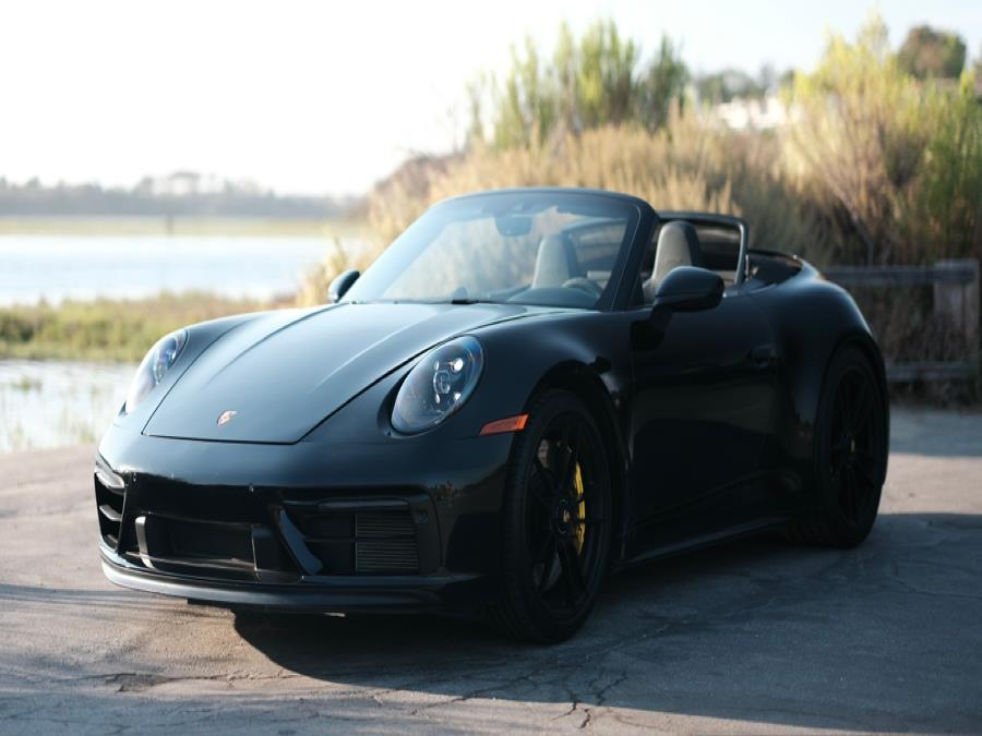 2022 Porsche 911 Carrera GTS Cabriolet photo