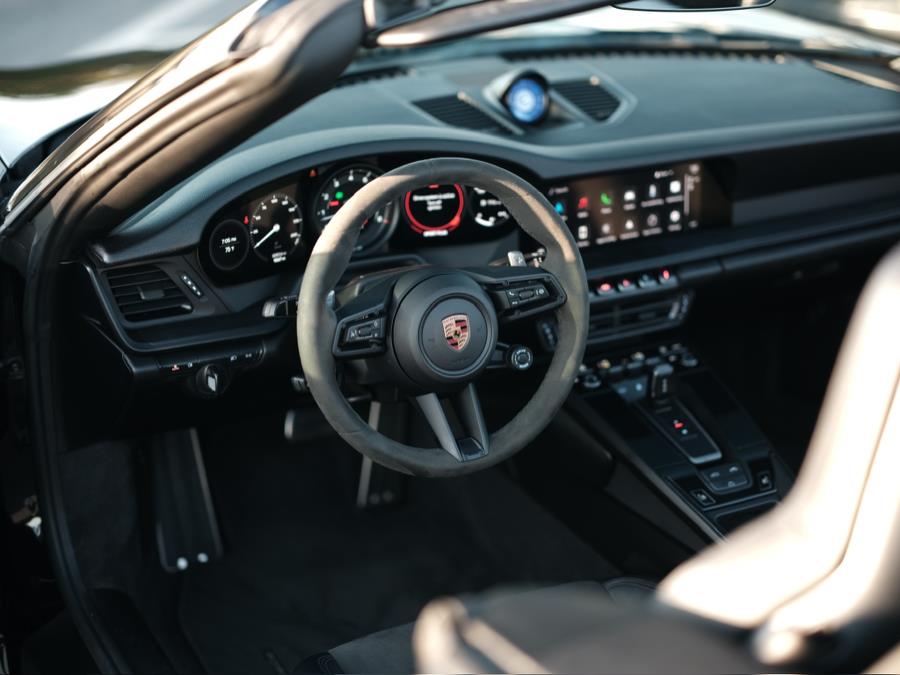2022 Porsche 911 Carrera GTS Cabriolet photo