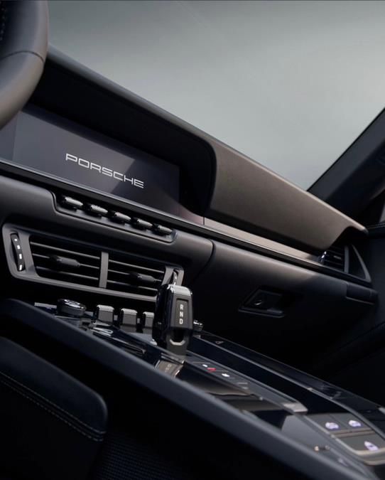 2022 Porsche 911 Carrera GTS Cabriolet photo