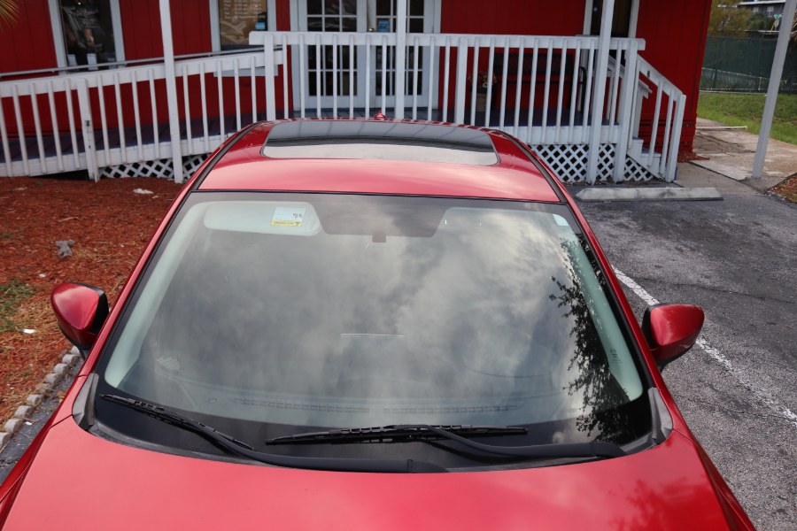 2015 Mazda Mazda3 4dr Sdn Auto i Grand Touring photo