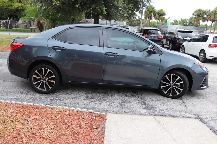 2017 Toyota Corolla SE CVT (Natl) photo