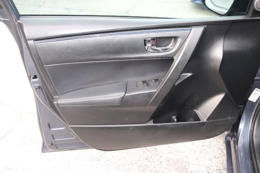 2017 Toyota Corolla SE CVT (Natl) photo
