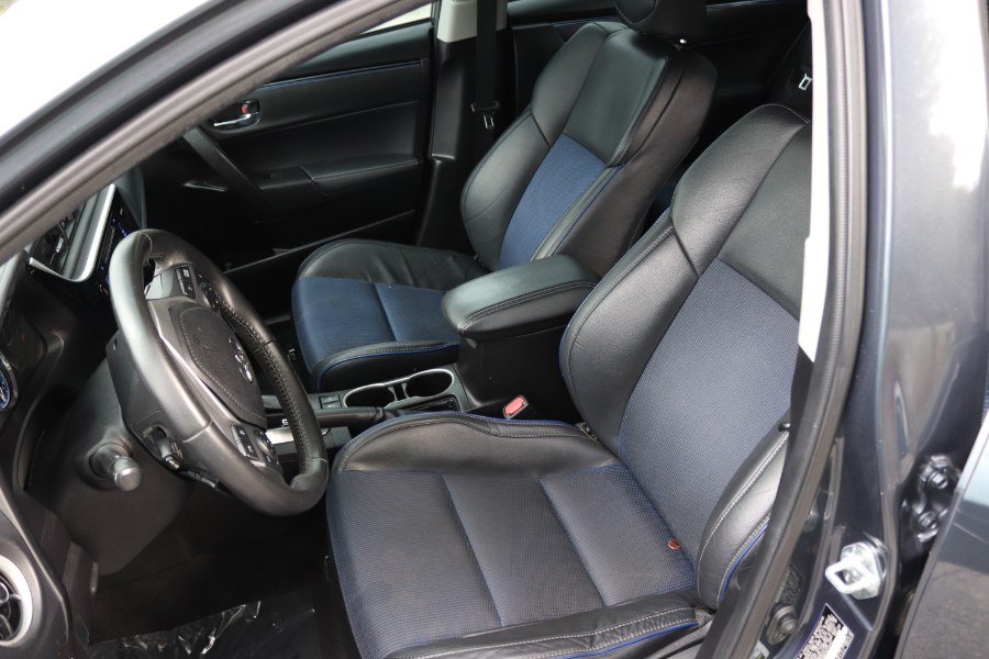 2017 Toyota Corolla SE CVT (Natl) photo