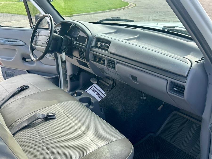 1996 Ford F-150 XLT photo