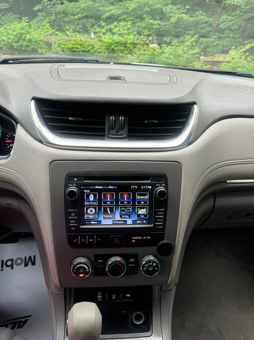 2014 Chevrolet Traverse LS photo
