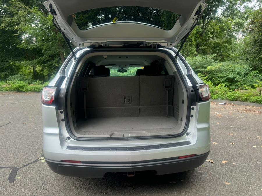 2014 Chevrolet Traverse LS photo