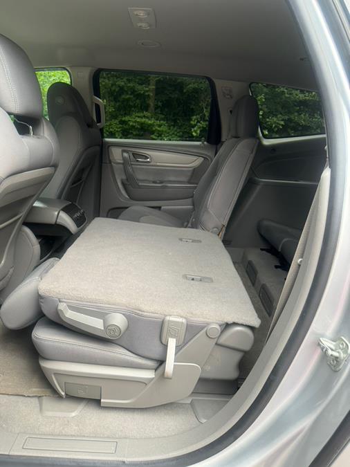 2014 Chevrolet Traverse LS photo