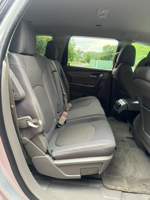 2014 Chevrolet Traverse LS photo