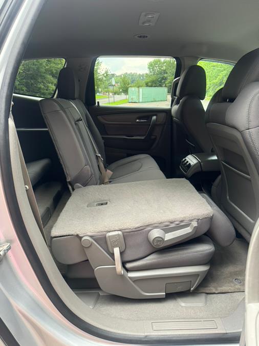 2014 Chevrolet Traverse LS photo
