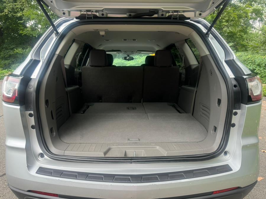 2014 Chevrolet Traverse LS photo
