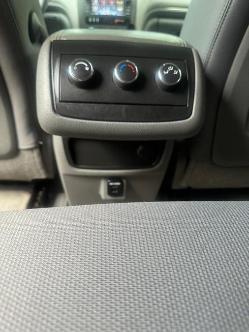 2014 Chevrolet Traverse LS photo