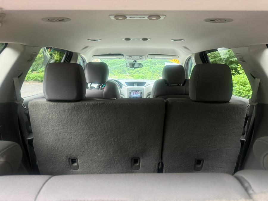 2014 Chevrolet Traverse LS photo