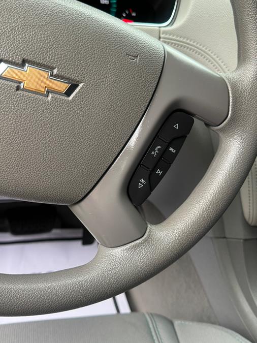 2014 Chevrolet Traverse LS photo