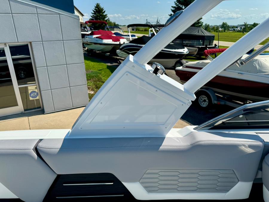 2022 Ford Mustang GT Deluxe photo