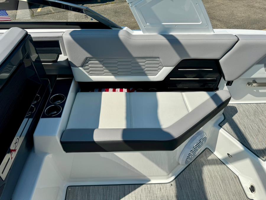 2022 Ford Mustang GT Deluxe photo