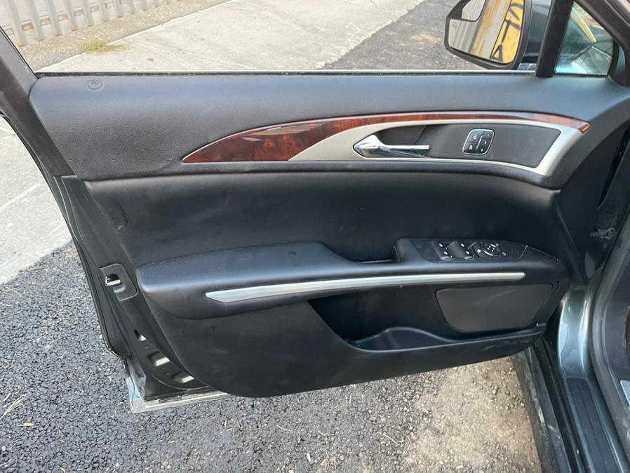 2016 Lincoln MKZ 4dr Sdn FWD photo